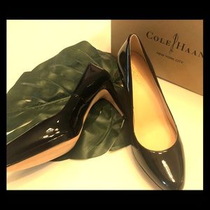 🎁NWT🎁Black patent leather pumps